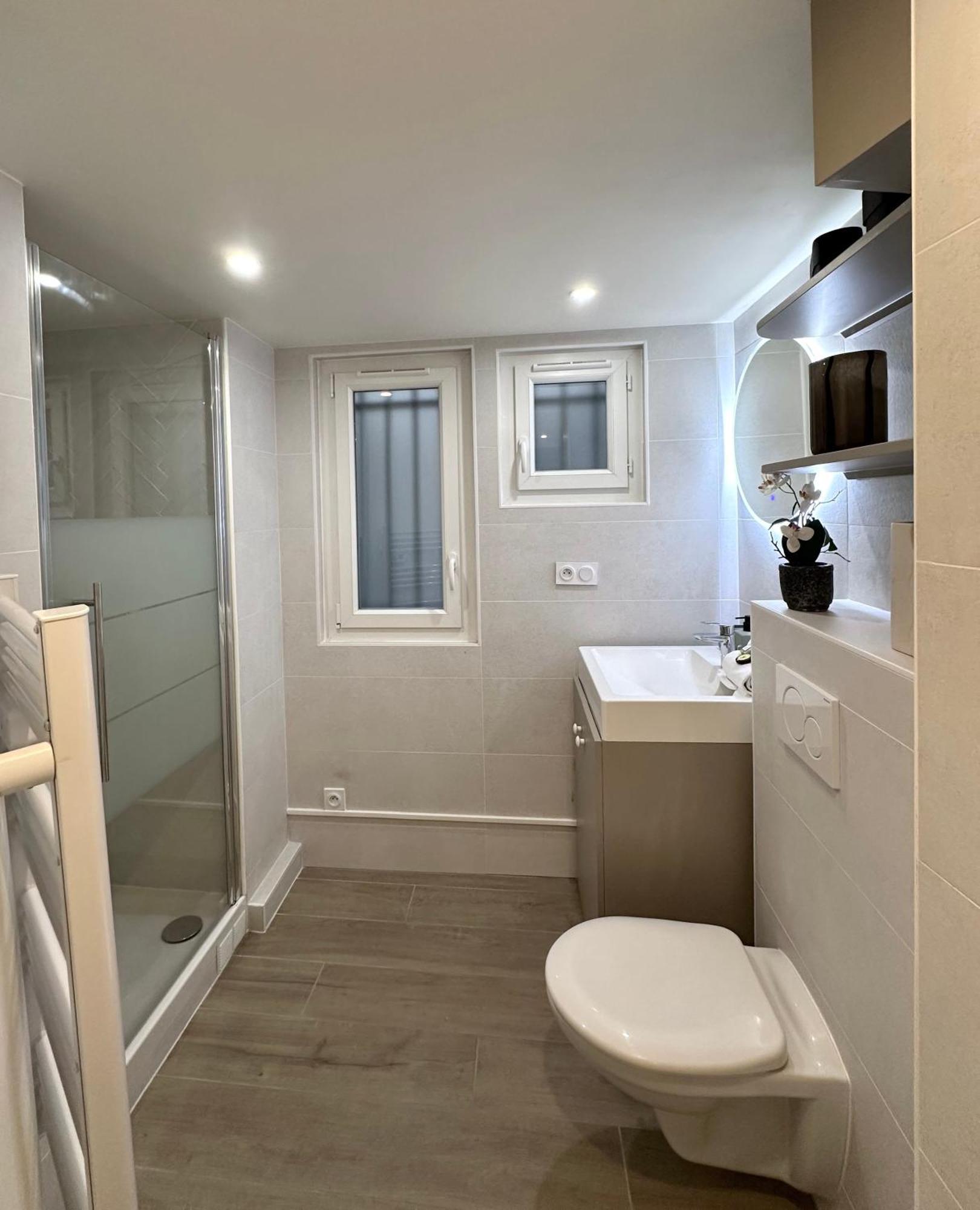 Brand New Properties Near La Madeleine ! Paris Eksteriør bilde